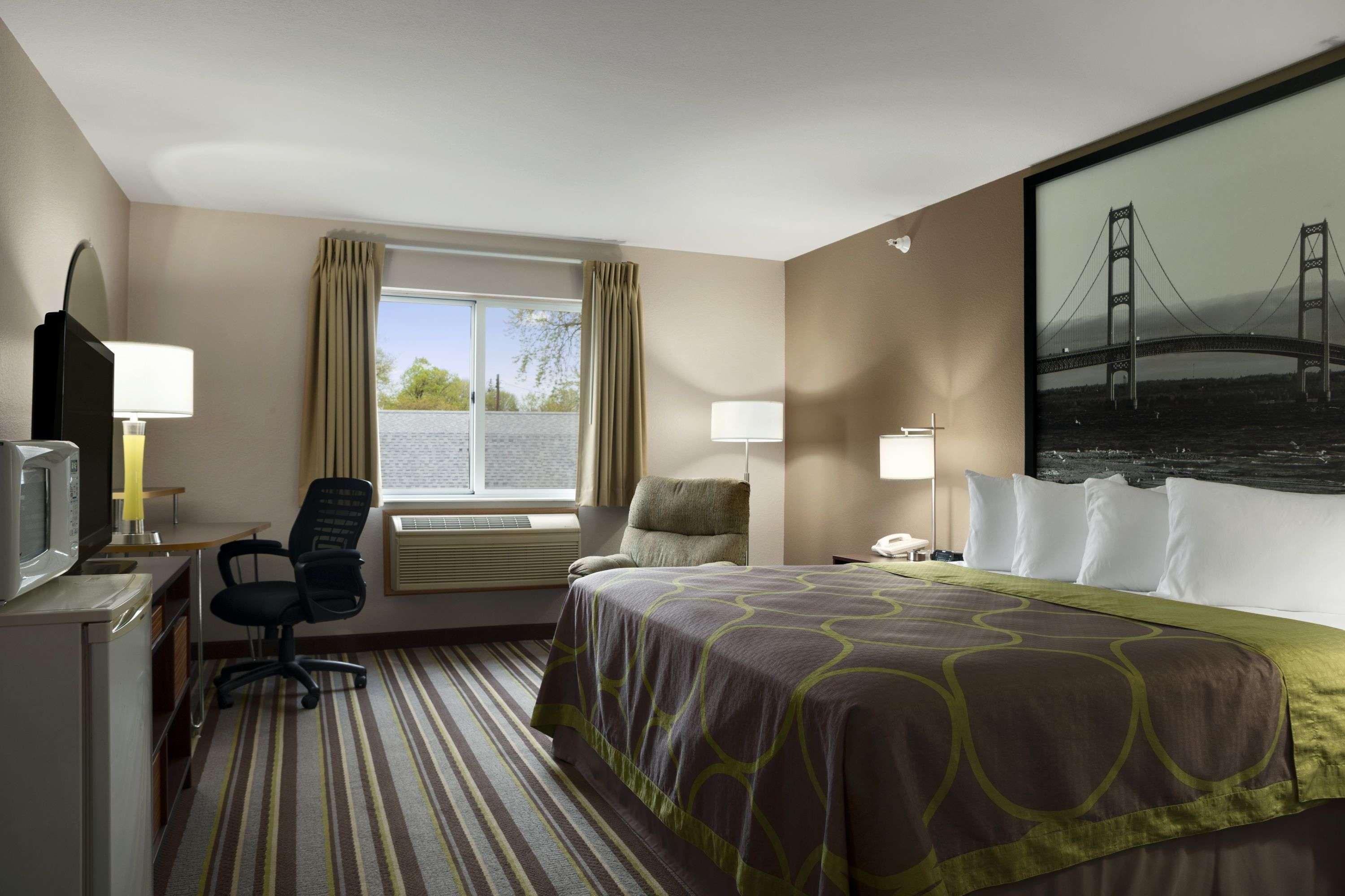 Super 8 By Wyndham Manistee Ξενοδοχείο Εξωτερικό φωτογραφία